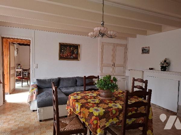 MAISON AVEC VUE SUR LA RIVIERE ET LE PONT