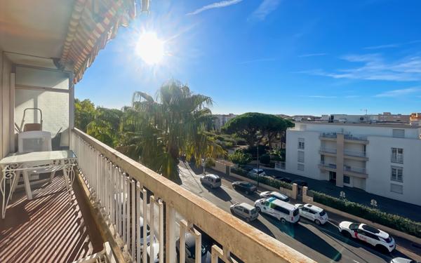 Appartement à vendre    2 pièces • 28,71 m2 Fréjus