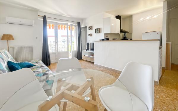 Appartement à vendre    2 pièces • 28,71 m2 Fréjus