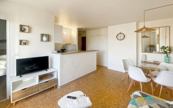 Appartement à vendre    2 pièces • 28,71 m2 Fréjus