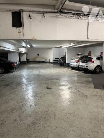 Place de Parking pour citadine