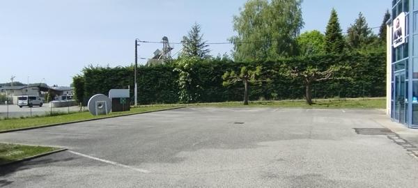Atelier 240 m2, hauteur sous plafond 6.20 à 7 mètres