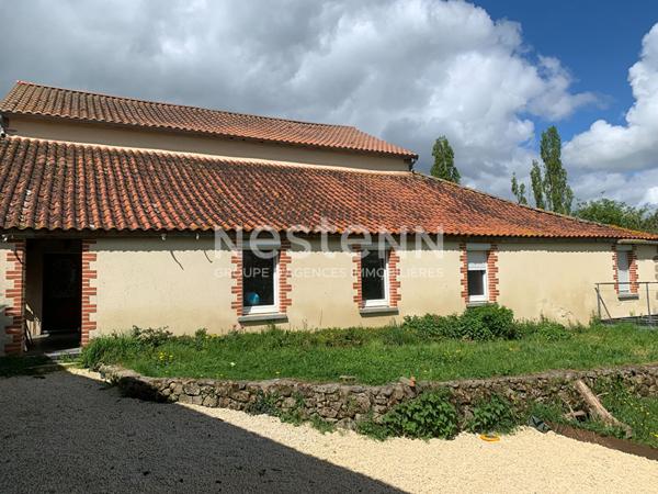 Belle maison ancienne rénovée de 259m² sur un terrain de plus de 2 hectares