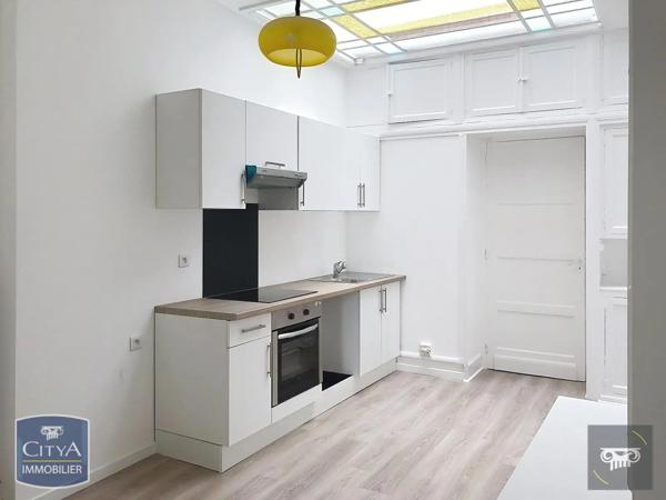 Appartement à louer 2 pièces 74.2m² Hautmont (59330)