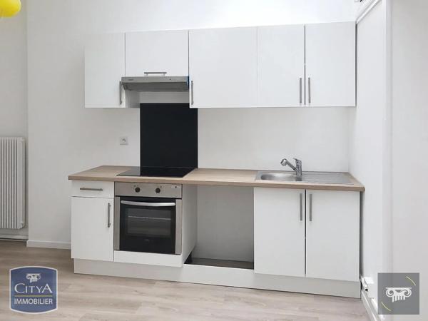 Appartement à louer 2 pièces 74.2m² Hautmont (59330)