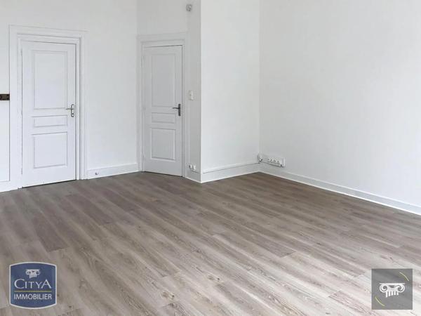 Appartement à louer 2 pièces 74.2m² Hautmont (59330)