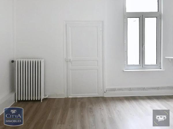 Appartement à louer 2 pièces 74.2m² Hautmont (59330)