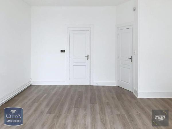 Appartement à louer 2 pièces 74.2m² Hautmont (59330)
