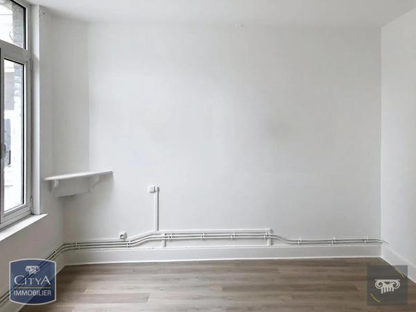 Appartement à louer 2 pièces 74.2m² Hautmont (59330)