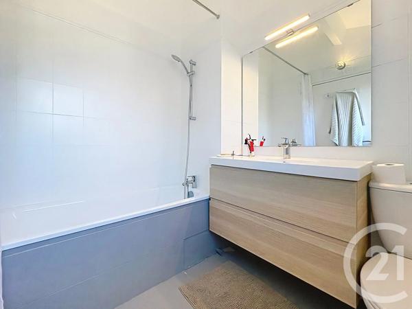 Maison à vendre  4 pièces - 111,13 m 2   MOUGINS  - 06
