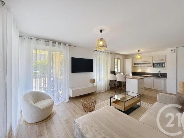 Appartement T2 à vendre  2 pièces - 39 m 2   LA CROIX VALMER  - 83