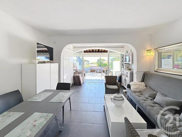 Appartement T2 à vendre  2 pièces - 39 m 2   LA CROIX VALMER  - 83