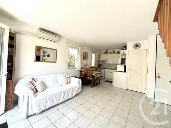 Maison à vendre  3 pièces - 46,17 m 2   LA LONDE LES MAURES  - 83