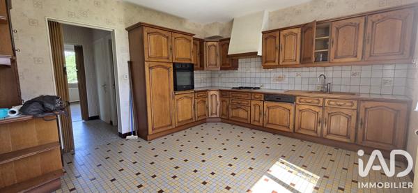 Maison à vendre 7 pièces 139 m² Saint-Seurin-sur-l'Isle