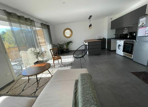 Appartement à vendre    4 pièces •  Villeneuve-lès-Avignon