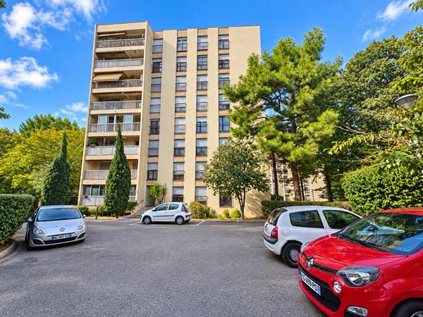 MARSEILLE 13010 ? RÉSIDENCE LES GRANDS PINS ? T3 DE 75 M² AVEC GRAND BALCON ET CAVE