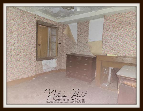 MAISON DE VILLAGE A RENOVER - 2 GARAGES