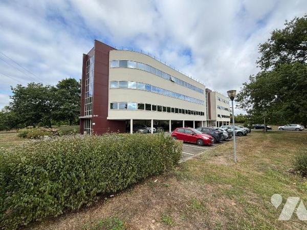 NOUVEAUTE Trente-Cinq Notaires - BUREAUX A VENDRE- BRUZ - Ker Lann 

Au premier étage d'un im...