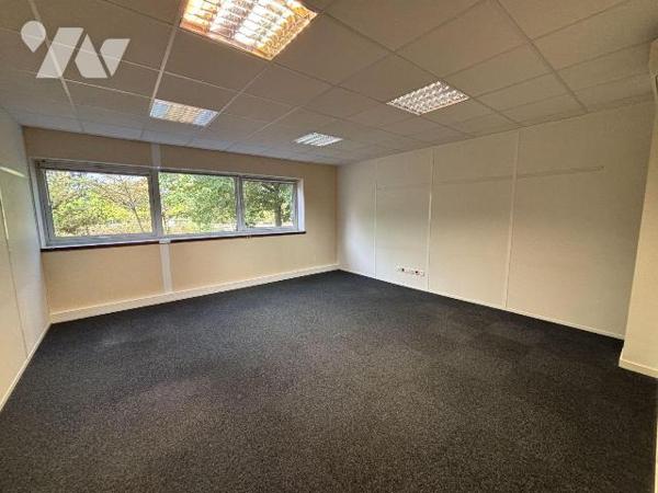 NOUVEAUTE Trente-Cinq Notaires - BUREAUX A VENDRE- BRUZ - Ker Lann 

Au premier étage d'un im...