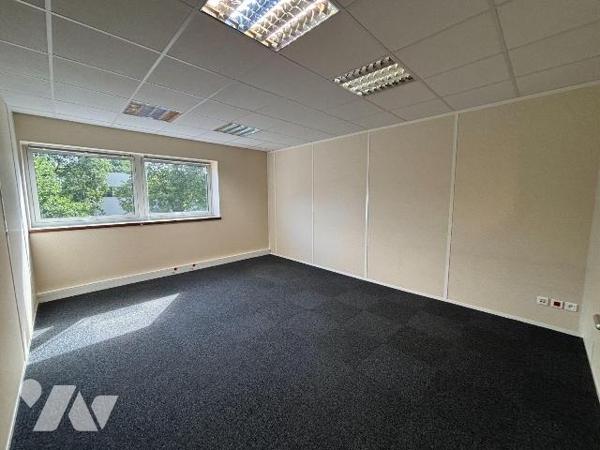 NOUVEAUTE Trente-Cinq Notaires - BUREAUX A VENDRE- BRUZ - Ker Lann 

Au premier étage d'un im...