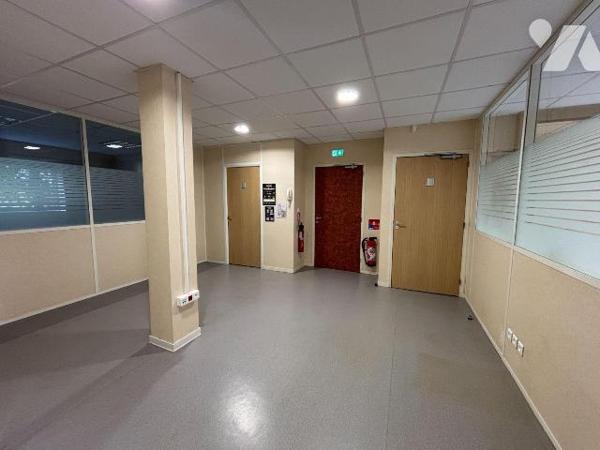 NOUVEAUTE Trente-Cinq Notaires - BUREAUX A VENDRE- BRUZ - Ker Lann 

Au premier étage d'un im...