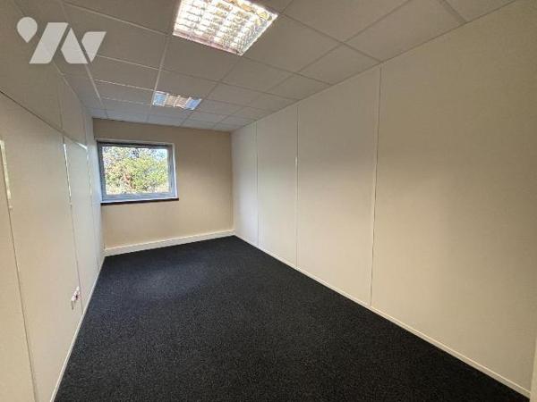 NOUVEAUTE Trente-Cinq Notaires - BUREAUX A VENDRE- BRUZ - Ker Lann 

Au premier étage d'un im...