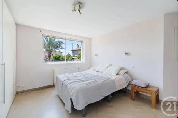 Maison à vendre  9 pièces - 303 m 2   CANNES  - 06