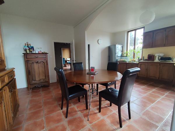 Maison familiale en pierre à BOE de 285m² avec jardin, potager et double garage