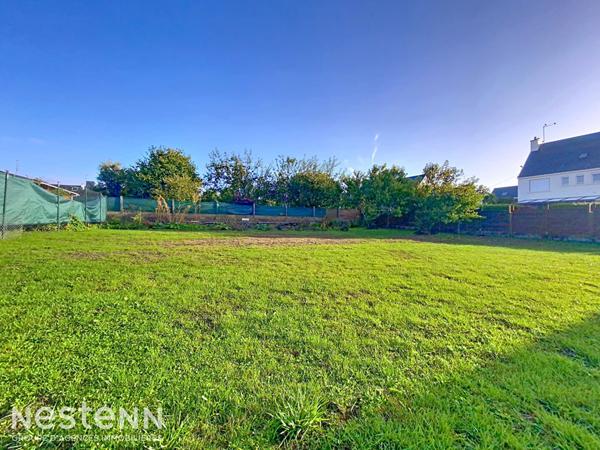 QUIMPERLE - Terrain à bâtir de 553m² proche ville et écoles, libre de constructeur