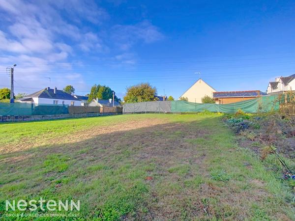 QUIMPERLE - Terrain à bâtir de 553m² proche ville et écoles, libre de constructeur