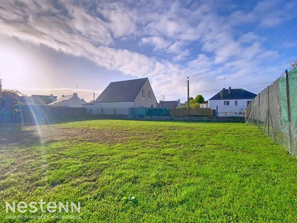 QUIMPERLE - Terrain à bâtir de 553m² proche ville et écoles, libre de constructeur