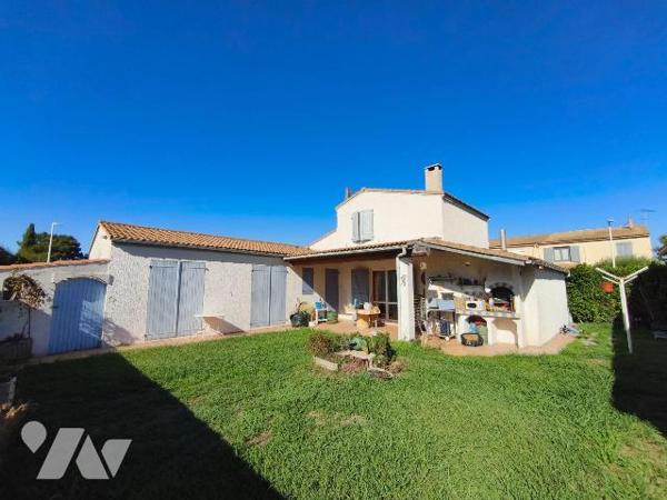 SAINT MARTIN DE CRAU, à deux pas du collège et du centre, maison sur un terrain de 389m² compre...