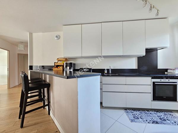 Secteur République: À vendre un appartement de 5 pièces de 100 m² à Puteaux - 779 000 €