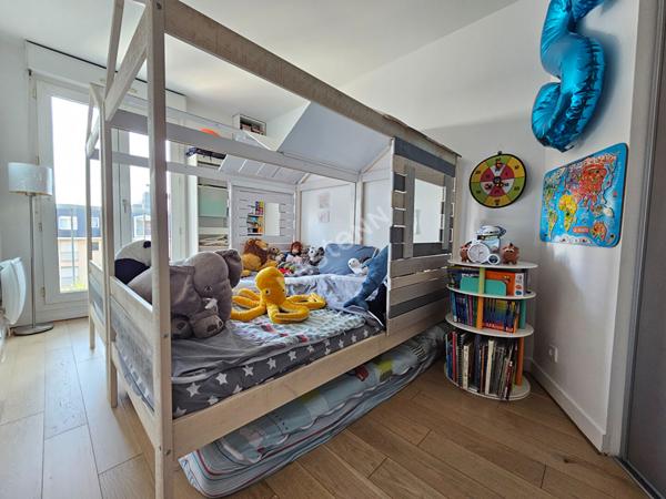 Secteur République: À vendre un appartement de 5 pièces de 100 m² à Puteaux - 779 000 €