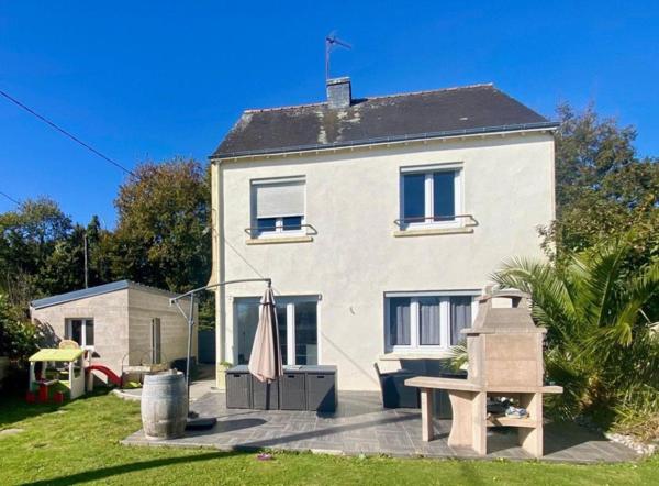 Maison rénovée, 3 chambres, avec jardin clos de 796 m².