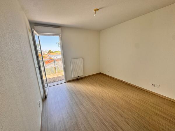 33150 Haut Cenon -  Appartement 2 pièces de 43.24 m2 avec terrasse et parking à vendre