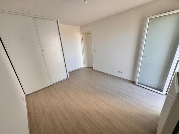 33150 Haut Cenon -  Appartement 2 pièces de 43.24 m2 avec terrasse et parking à vendre