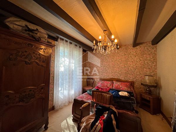 A vendre, belle Périgourdine aux portes de Périgueux type 8 avec piscine, pool house, spa et garages