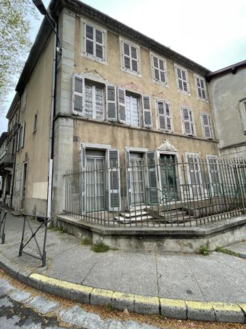 Immeuble 10 pièces - 306 m²