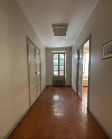 Immeuble 10 pièces - 306 m²