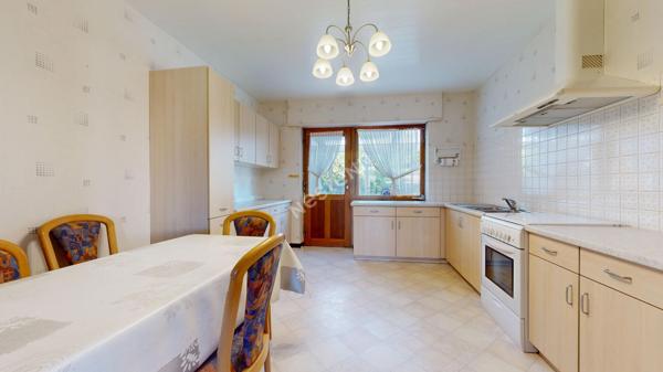 Maison Hombourg -Haut - 4 chambres - 7 pièces -160 m2- Terrain  11.54 ares - sous sol complet