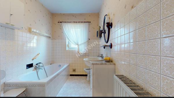 Maison Hombourg -Haut - 4 chambres - 7 pièces -160 m2- Terrain  11.54 ares - sous sol complet
