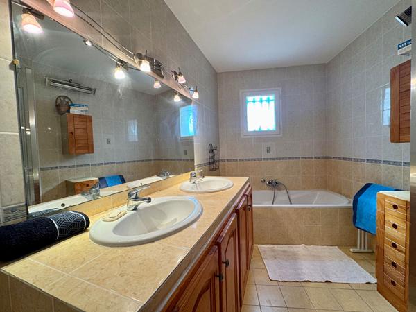 Maison Saint Cyr Sur Mer 6 pièce(s) 155,88m2