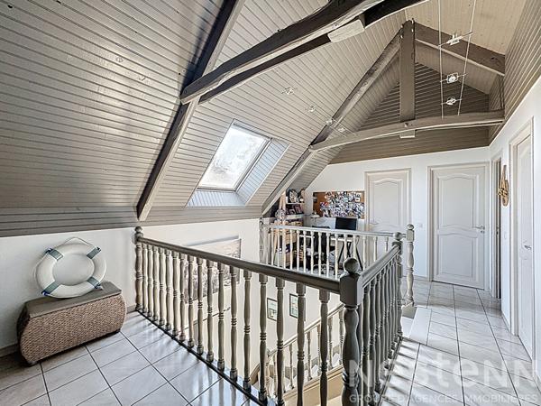 Longère rénovée clé en main, 142m², 5 chambres - Languidic.