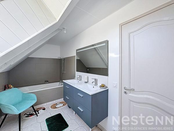 Longère rénovée clé en main, 142m², 5 chambres - Languidic.