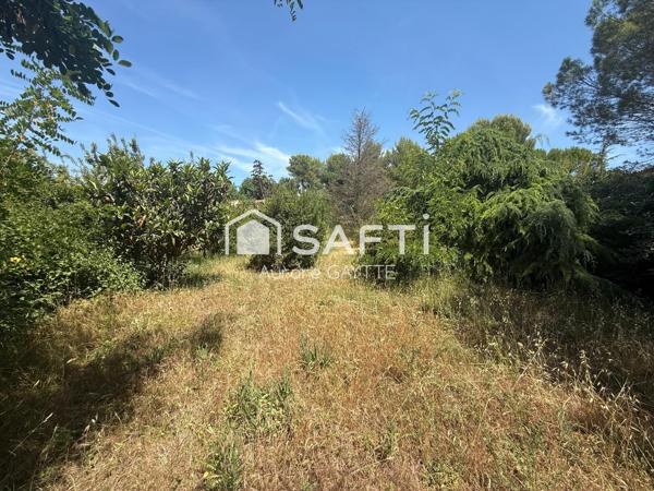 Terrain à vendre à Montauroux de 1850 m2
