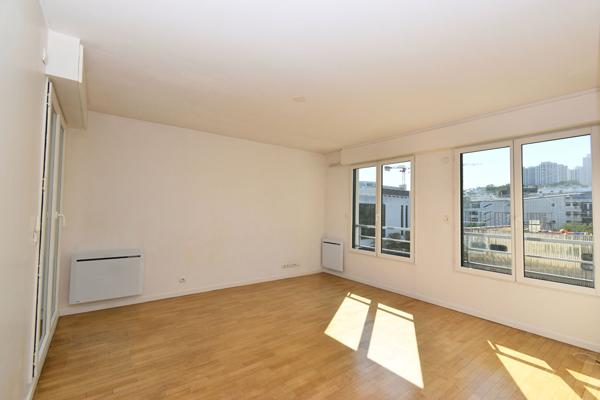 Magnifique deux pièces traversant avec vue sur la Seine , Issy les moulineaux