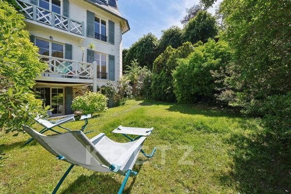 Maison de charme avec jardin dans une allée privée