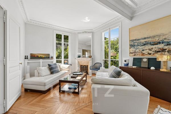 Maison de charme avec jardin dans une allée privée
