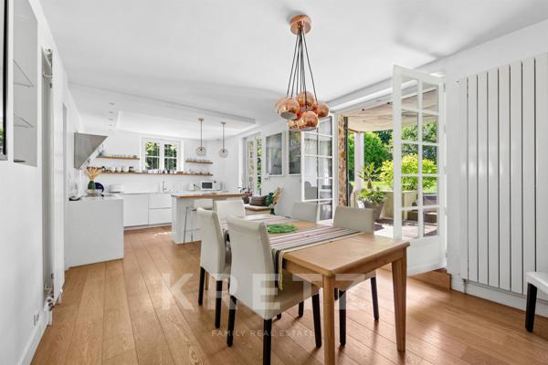 Maison de charme avec jardin dans une allée privée